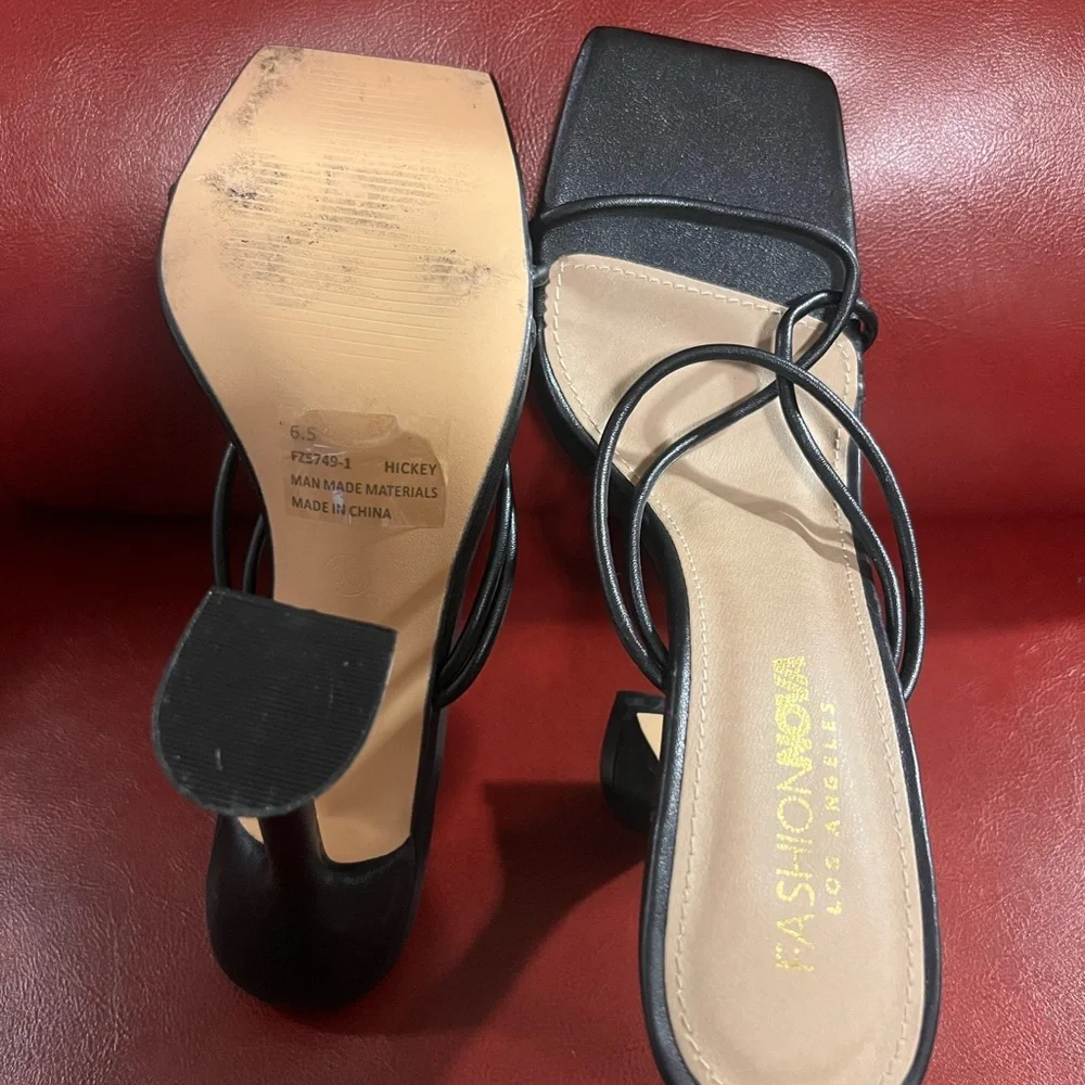 Fashion Nova Black Sculptural Mule Heels